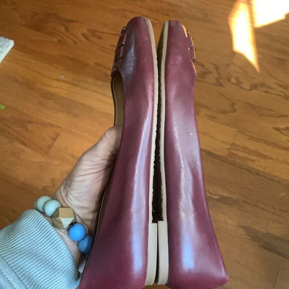 Tory Burch Size 5 leather upper & liner burgundy flats. - Picture 6 of 10